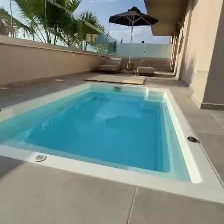 Niriides Palace Hotel *